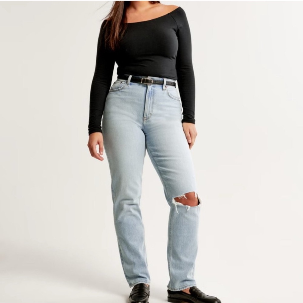A&F Curve Love Ultra High Rise 90s Straight Jean
